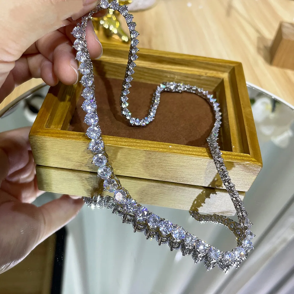 Lüks tasarımcı 7MM buzlu Out t - Crystal Choker Necklace incelemesi ve fiyatı