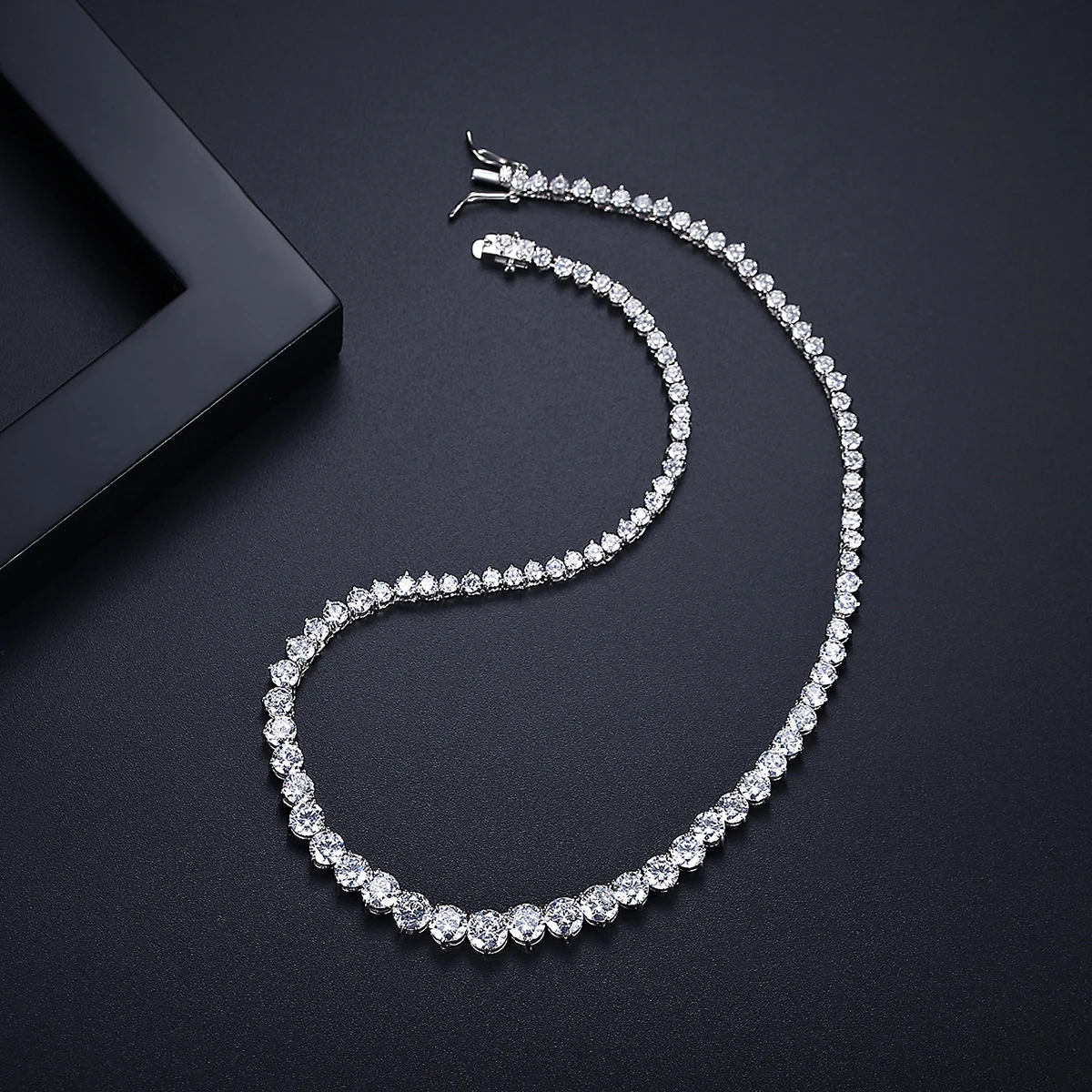 Lüks tasarımcı 7MM buzlu Out t - Crystal Choker Necklace incelemesi ve fiyatı
