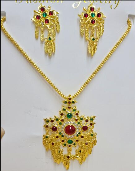 Tay aksesuarları küpe kolye et - Pacific Jewelry & Watches Los Angeles incelemesi ve fiyatı