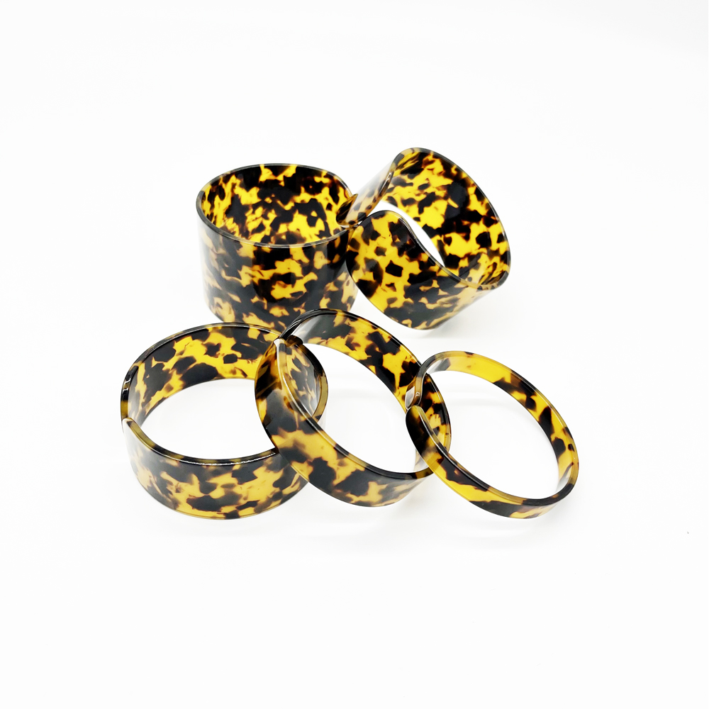 Güzel kadın Tortoiseshll bilez - Pacific Jewelry & Watches Los Angeles incelemesi ve fiyatı
