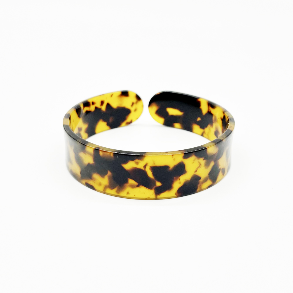 Güzel kadın Tortoiseshll bilez - Pacific Jewelry & Watches Los Angeles incelemesi ve fiyatı